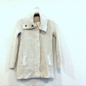 Women Old Navy Sweater/ cream/ beige / size  Xs